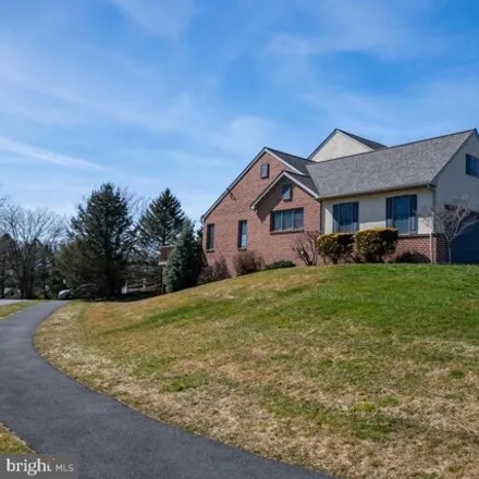Image 2 - 200 Steeplechase Drive, Elverson, Chester County, PA 19520, USA - House for sale