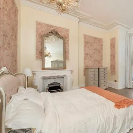 Image 6 - Central St. Peter’s, Belsize Square, London, NW3 4HY, United Kingdom - Apartment for sale