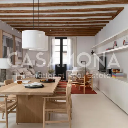 Rent this 3 bed apartment on Banco Español de Crédito (Banesto) in Plaça de Catalunya, 10