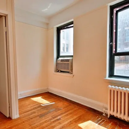Image 2 - 11 Waverly Place, New York, NY 10003, USA - Apartment for rent