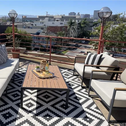 Buy this 2 bed condo on 1914 Selby Avenue in Los Angeles, CA 90025