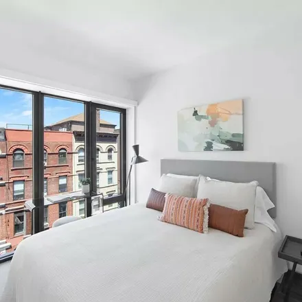 Rent this 3 bed apartment on 10-27 Jackson Avenue in New York, NY 11101