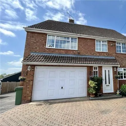 Buy this 4 bed house on Rose and Crown in High Street, Sandhurst