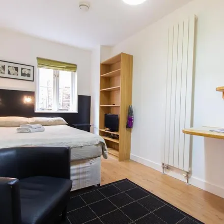 Rent this 1 bed apartment on Fortune Green Road in Finchley Road, London