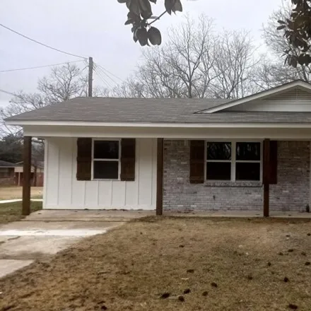 Buy this 4 bed house on 545 6th Street in West Point, MS 39773
