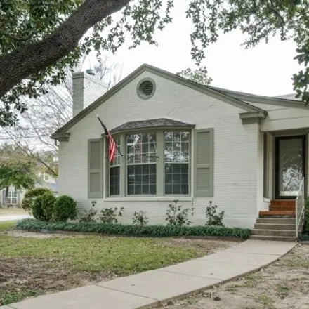 Rent this 3 bed house on 2601 Manchester Street in Fort Worth, TX 76109