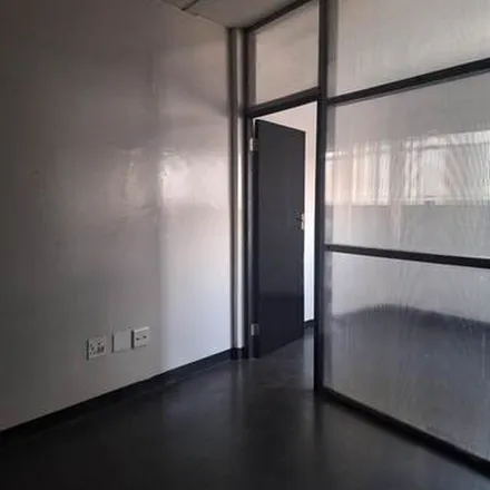 Image 2 - Caltex, Commissioner Street, Johannesburg Ward 124, Johannesburg, 2001, South Africa - Apartment for rent