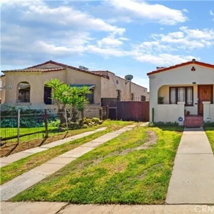 Buy this 3 bed house on 3152 West 68th Street in Los Angeles, CA 90043