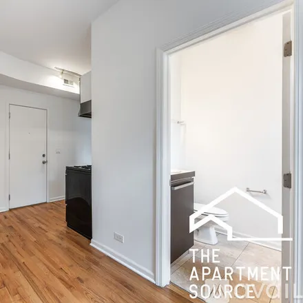 Image 3 - 5054 N Winthrop Ave, Unit 402 - Apartment for rent