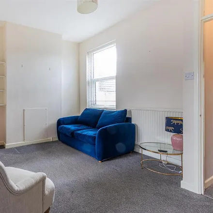 Image 3 - 18 Surrey Street, Cardiff, CF5 1BB, United Kingdom - Apartment for rent