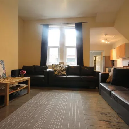 Rent this 5 bed townhouse on Salisbury Gardens in Newcastle upon Tyne, NE2 1HE