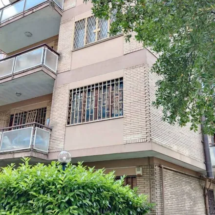 Image 2 - Via Gian Francesco Albani, 00165 Rome RM, Italy - Apartment for rent