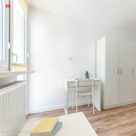 Rent this 9 bed room on Starościńska 10/12 in 02-516 Warsaw, Poland