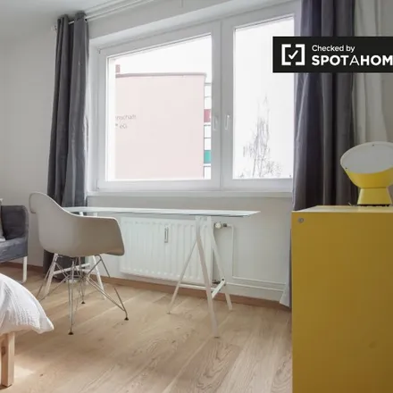 Rent this 4 bed room on Neltestraße 31 in 12489 Berlin, Germany