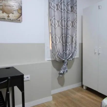 Rent this 6 bed room on Carrer de la Lluna in 26, 08001 Barcelona