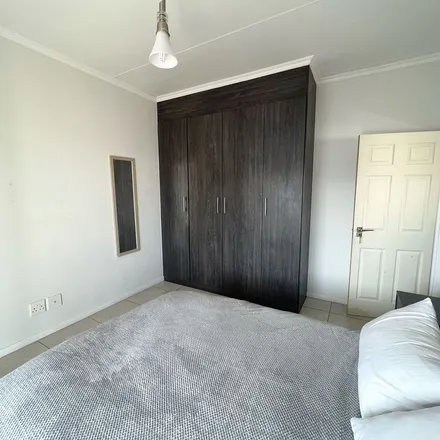 Image 3 - Olinia Crescent, Cape Town Ward 107, Western Cape, 7433, South Africa - Apartment for rent