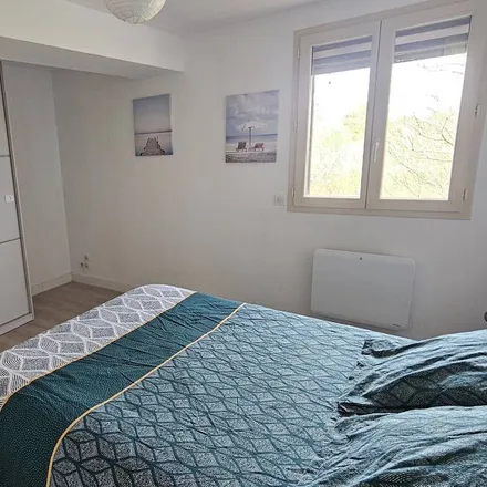 Rent this 2 bed house on 66740 Laroque-des-Albères
