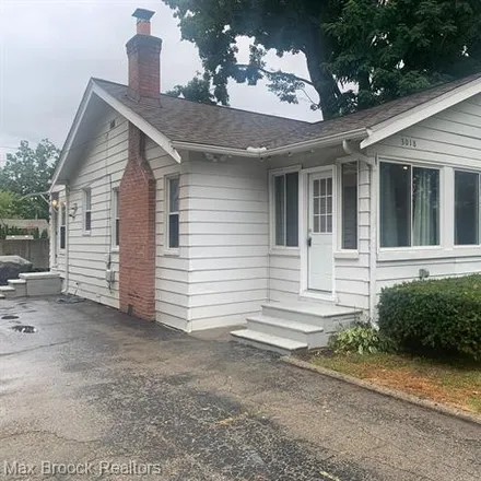 Buy this 3 bed house on 1998 Cass Lake Avenue in Keego Harbor, Oakland County