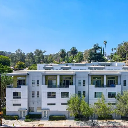 Rent this 1 bed condo on 2463 Glendale Boulevard in Los Angeles, CA 90039