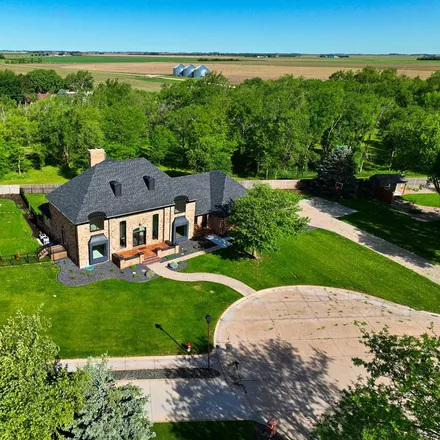 Image 3 - 1124 Country Club Drive, Hastings, NE 68901, USA - House for sale