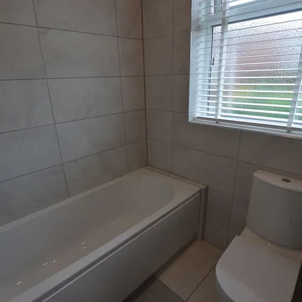Rent this 3 bed apartment on Seabrook Road in Sheffield, S2 2SZ