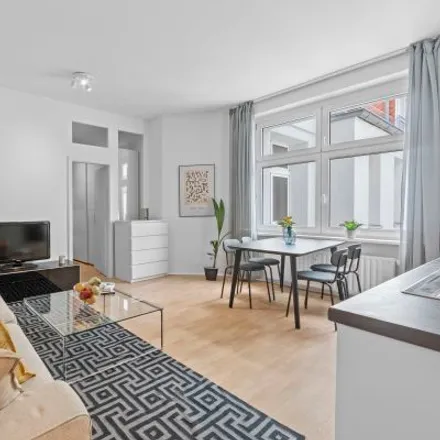 Rent this 4 bed apartment on Kletterspielplatz in Grüntaler Straße, 13357 Berlin