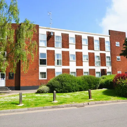 Rent this 1 bed apartment on Luton War Memorial in Wellington Street, Luton