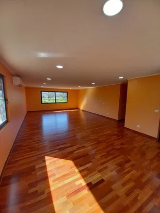 Buy this 6 bed house on Callejón Las Rosas in Paine, Chile