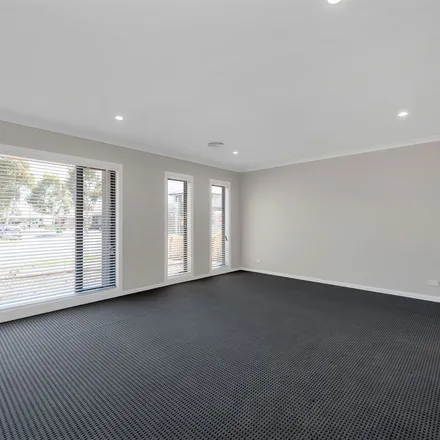 Image 6 - 17 Blackledge Drive, Cranbourne East VIC 3977, Australia - Apartment for rent