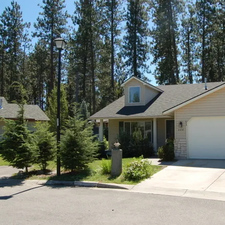 Rent this 3 bed house on 406 South Chinook Circle