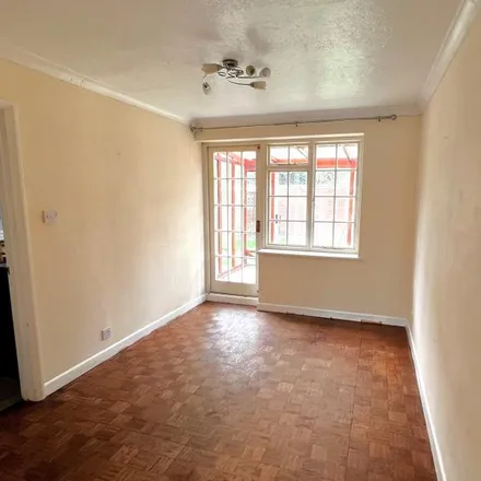 Image 2 - Trigg's Close, Horsell, GU22 0EJ, United Kingdom - Duplex for rent