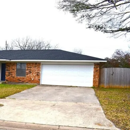 Image 3 - 255 Summit Street, Rockdale, TX 76567, USA - House for sale