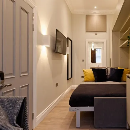 Rent this studio apartment on 35 Nottingham Place in London, W1U 5EW
