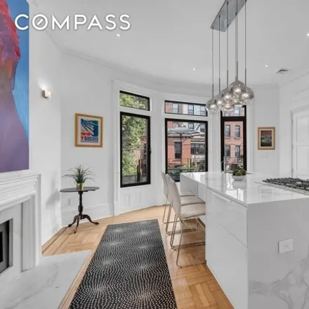 Image 9 - 663 Putnam Avenue, New York, NY 11221, USA - Townhouse for sale