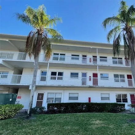 Rent this 2 bed condo on 5150 10th Avenue North in Saint Petersburg, FL 33710