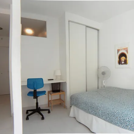 Rent this studio apartment on Madrid in Centro Europeo de Estudios Profesionales, Paseo de Extremadura
