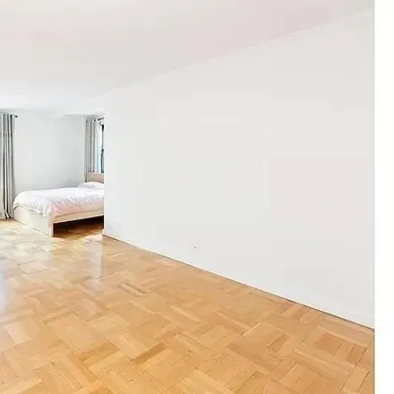 Rent this studio condo on 133 East 54th Street in New York, NY 10022