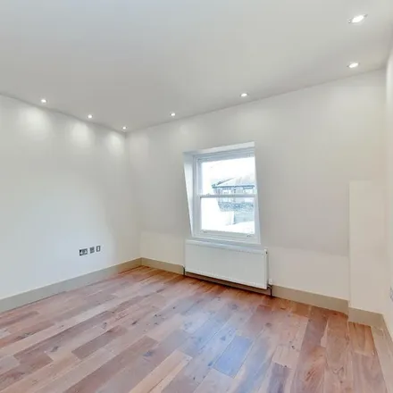 Image 4 - 563 Fulham Road, London, SW6 1ES, United Kingdom - Apartment for rent