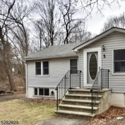 Rent this 2 bed house on 3 Maple Avenue in Jefferson Township, NJ 07438