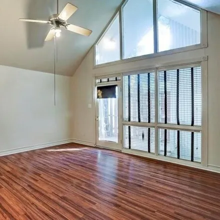 Rent this 1 bed condo on 705 Kipling Street in Houston, TX 77006