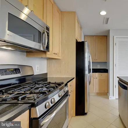 Image 6 - Midtown East, Freedom Drive, Sunset Hills, Reston, VA 20190, USA - Condo for sale