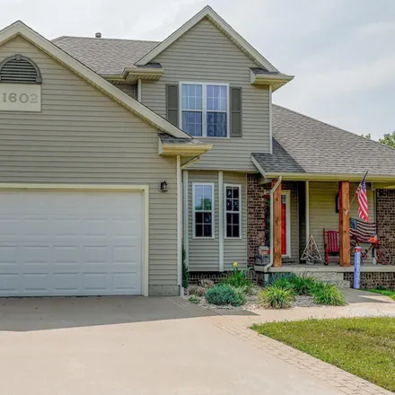 Buy this 5 bed house on 1602 Crestwood Drive in Webb City, MO 64870