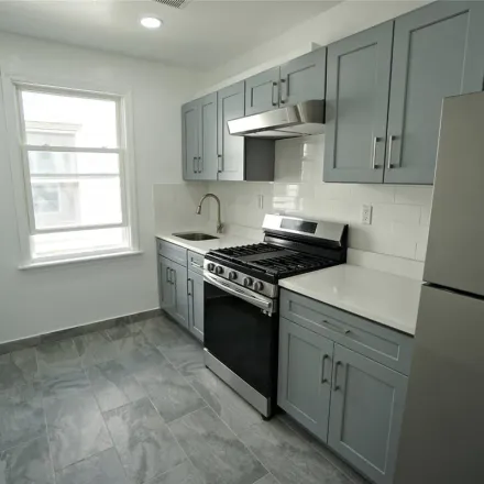 Image 5 - 116-07 Metropolitan Avenue, New York, NY 11418, USA - Apartment for rent
