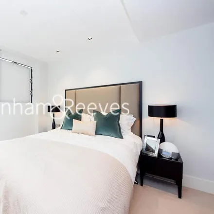 Image 3 - Bridgeman House, 1 Radnor Terrace, London, W14 8AZ, United Kingdom - Apartment for rent