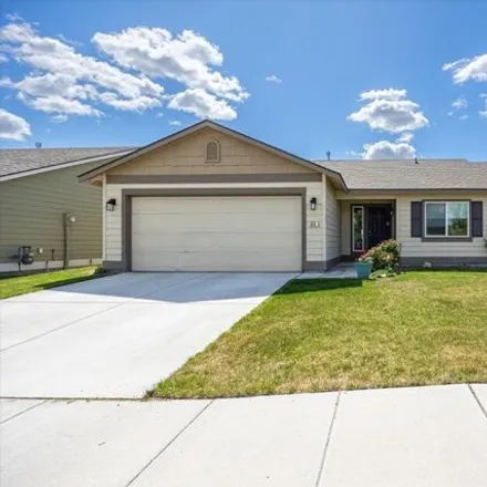 Buy this 3 bed house on 5864 Chapel Hill Boulevard in Pasco, WA 99301