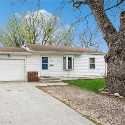 Buy this 2 bed house on 1330 East 33rd Court in Des Moines, IA 50317