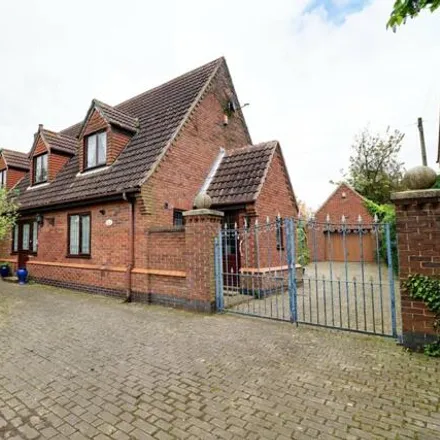 Buy this 3 bed house on Commonside in Crowle, DN17 4EX