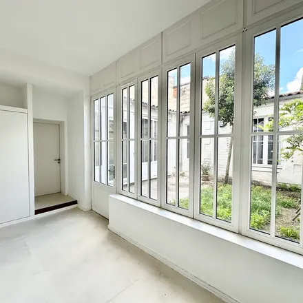 Rent this 3 bed apartment on 51 Rue Francin in 33800 Bordeaux, France