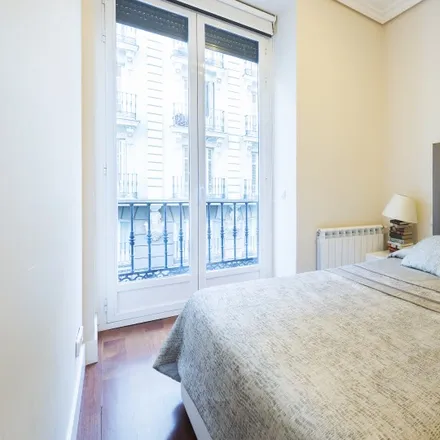 Rent this 2 bed apartment on Madrid in Oratorio Santo Niño del Remedio, Calle de los Donados