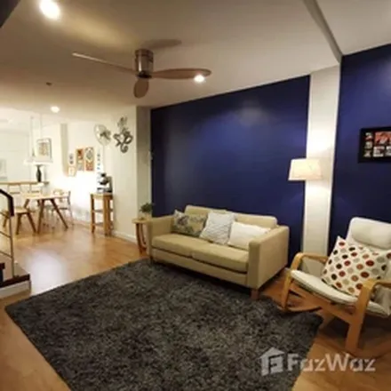 Rent this 4 bed townhouse on unnamed road in Yan Nawa District, Bangkok 10120